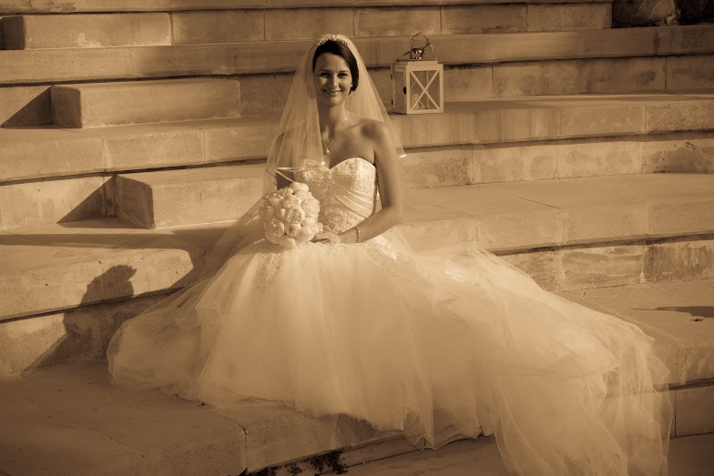 What a stunning bride Francine made, on her wedding day at the Coral Beach resort